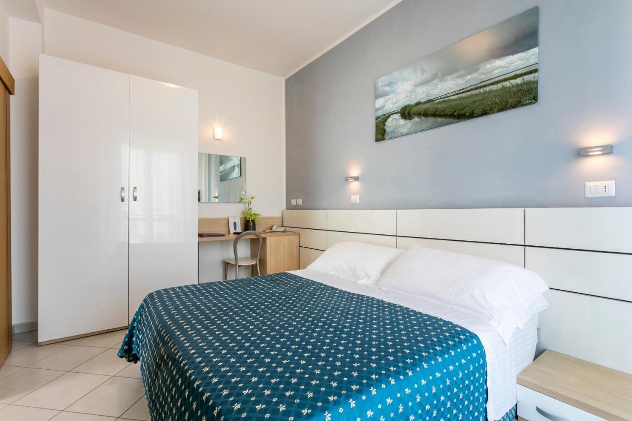 Hotel Baya - In Centro, Sul Mare 米兰马瑞提那 外观 照片