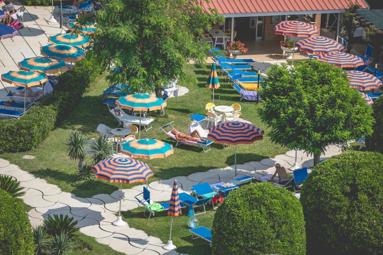 Hotel Baya - In Centro, Sul Mare 米兰马瑞提那 外观 照片