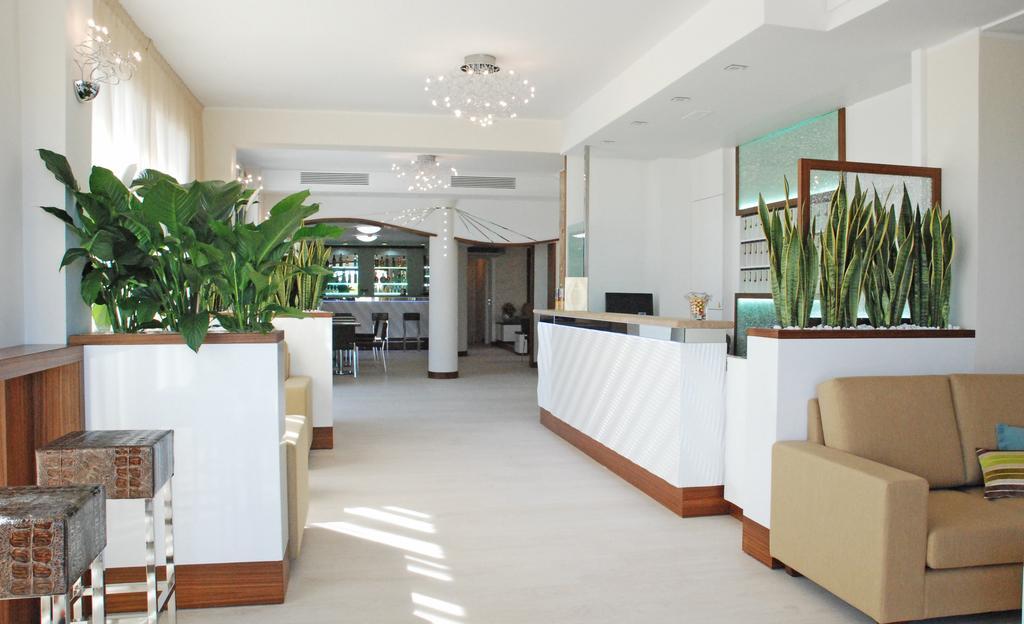 Hotel Baya - In Centro, Sul Mare 米兰马瑞提那 外观 照片