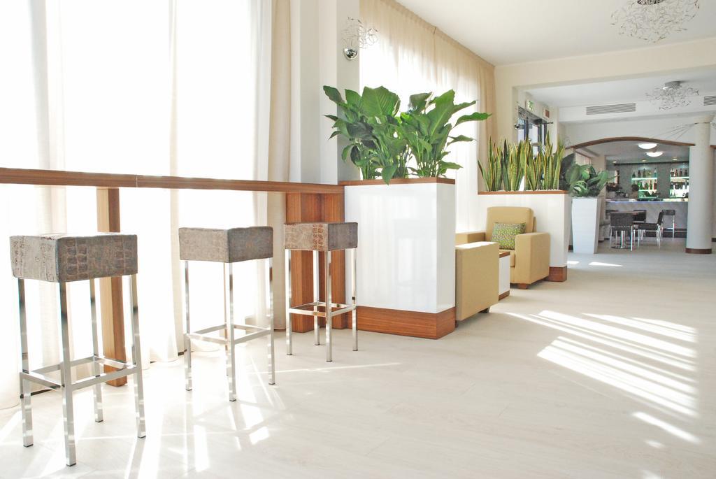Hotel Baya - In Centro, Sul Mare 米兰马瑞提那 外观 照片
