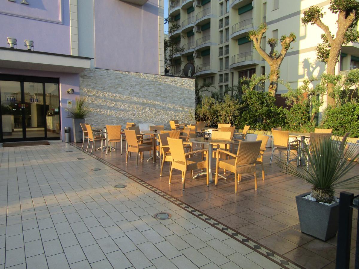 Hotel Baya - In Centro, Sul Mare 米兰马瑞提那 外观 照片